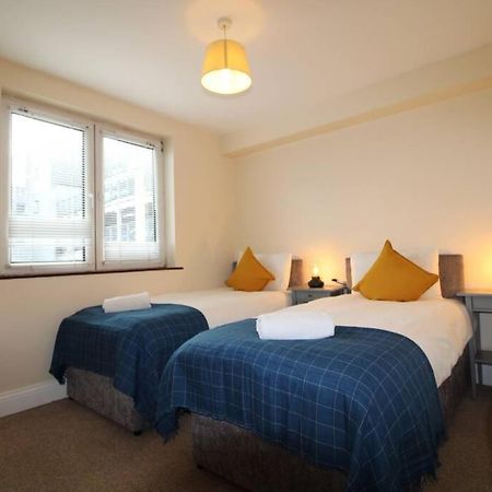 Large 3 Bed, Galway City Centre Apartment Bagian luar foto
