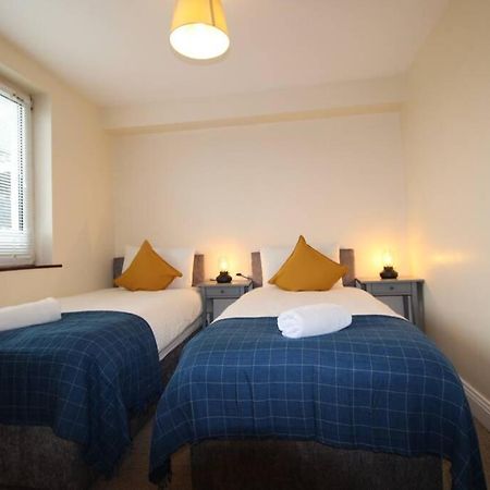 Large 3 Bed, Galway City Centre Apartment Bagian luar foto