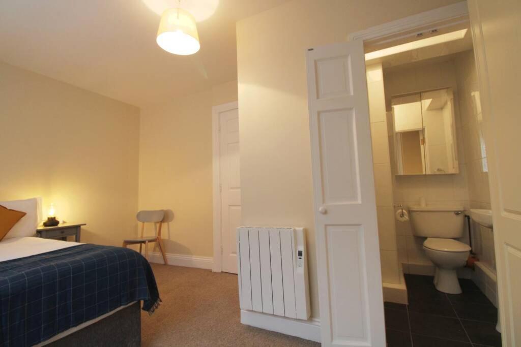 Large 3 Bed, Galway City Centre Apartment Bagian luar foto