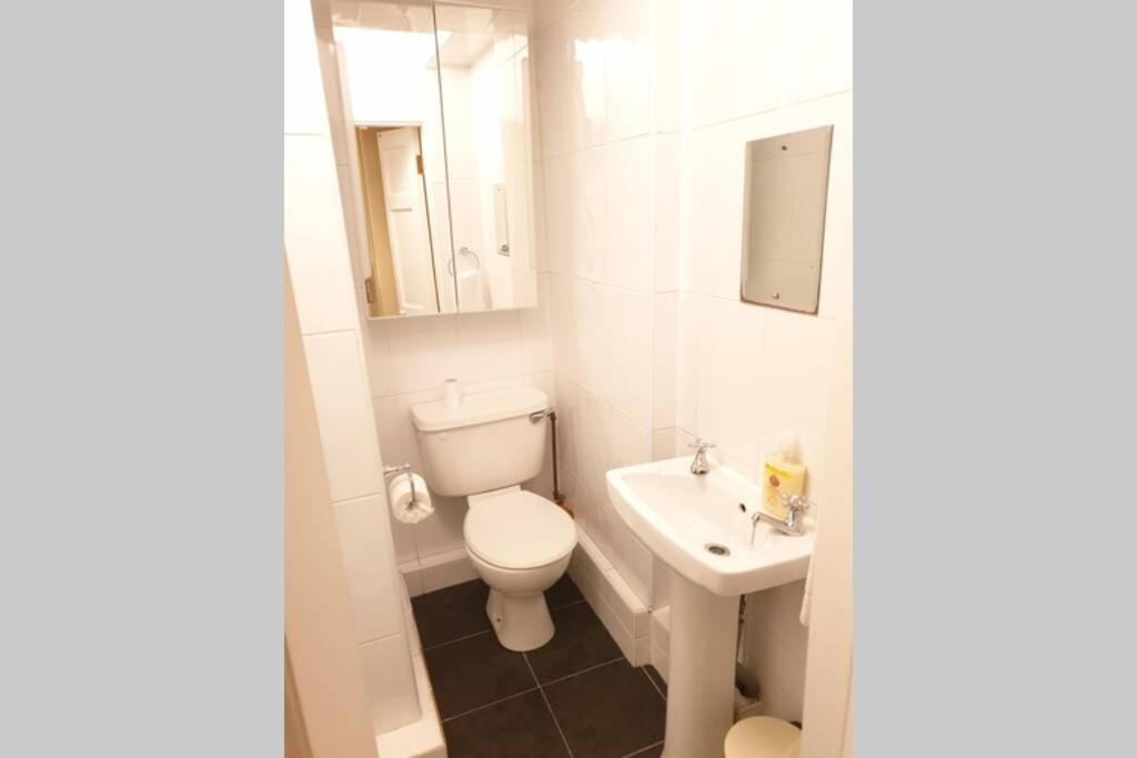Large 3 Bed, Galway City Centre Apartment Bagian luar foto