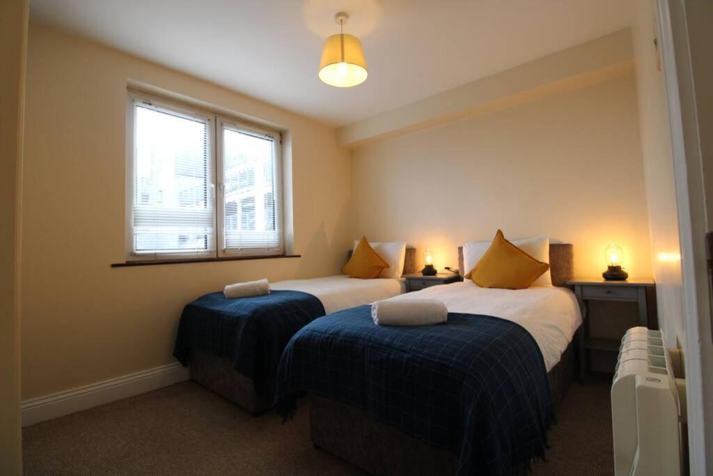 Large 3 Bed, Galway City Centre Apartment Bagian luar foto