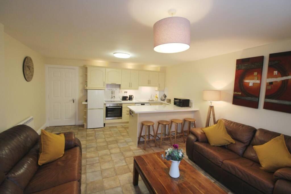 Large 3 Bed, Galway City Centre Apartment Bagian luar foto