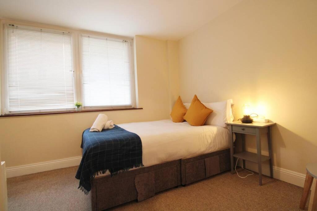 Large 3 Bed, Galway City Centre Apartment Bagian luar foto
