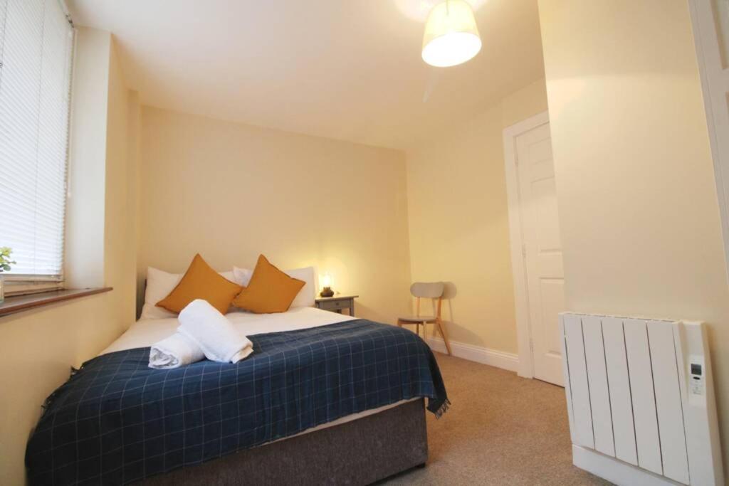 Large 3 Bed, Galway City Centre Apartment Bagian luar foto