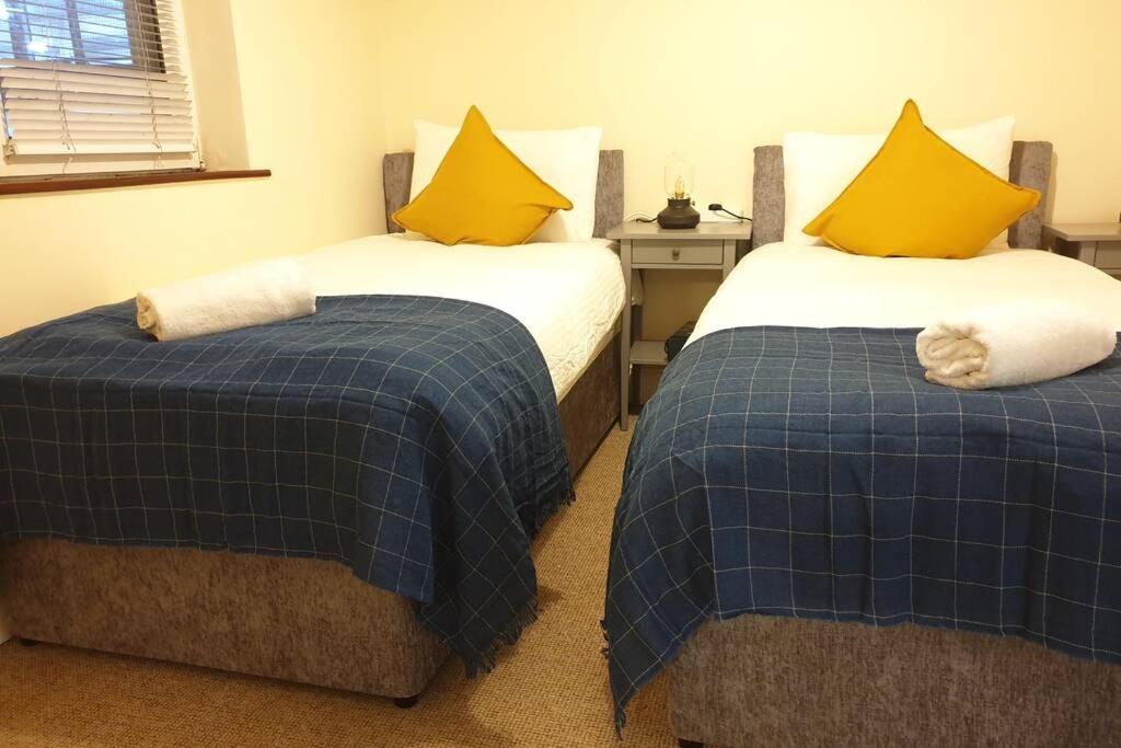 Large 3 Bed, Galway City Centre Apartment Bagian luar foto
